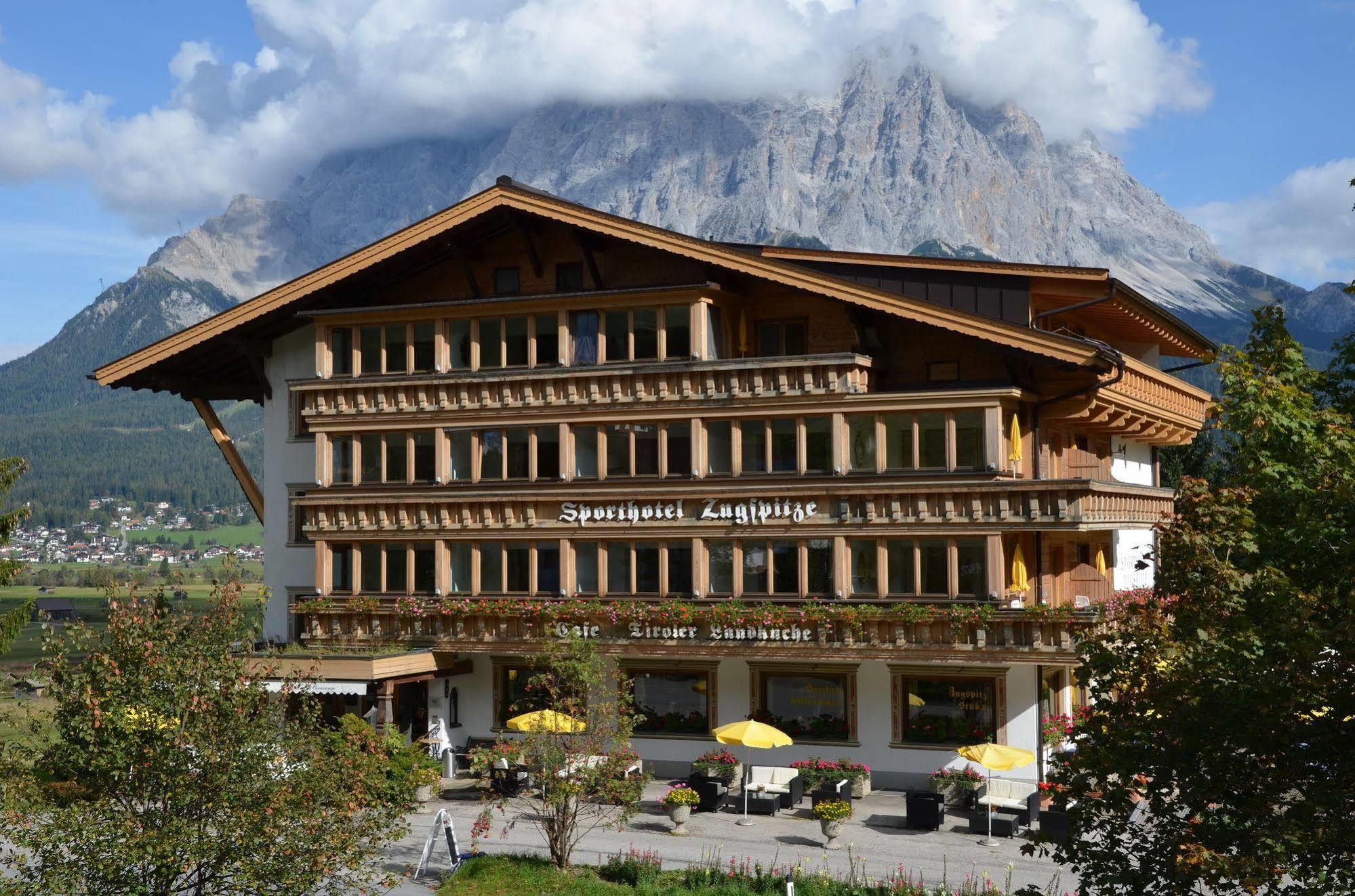 Sporthotel Zugspitze Lermoos Ngoại thất bức ảnh