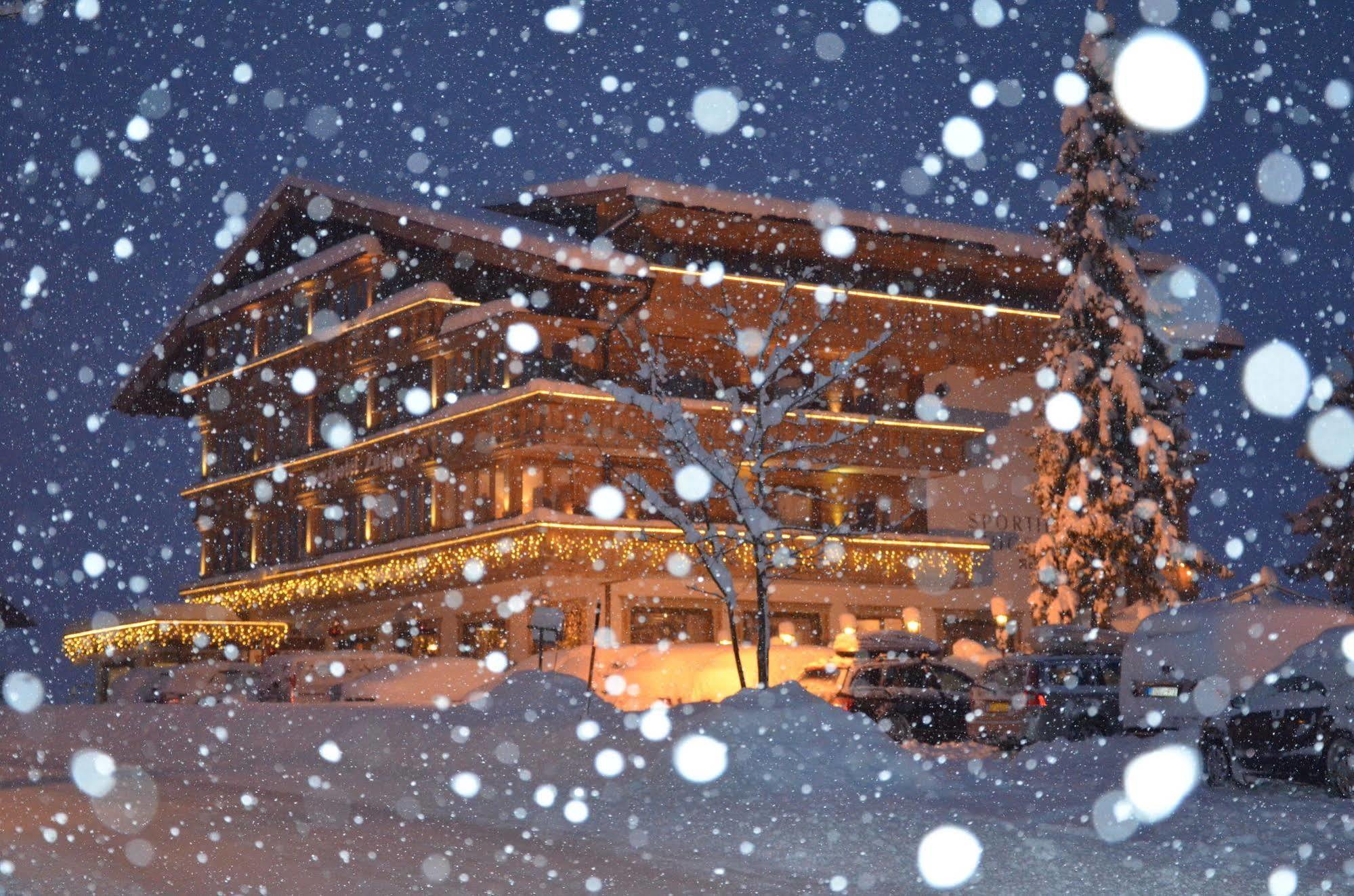Sporthotel Zugspitze Lermoos Ngoại thất bức ảnh