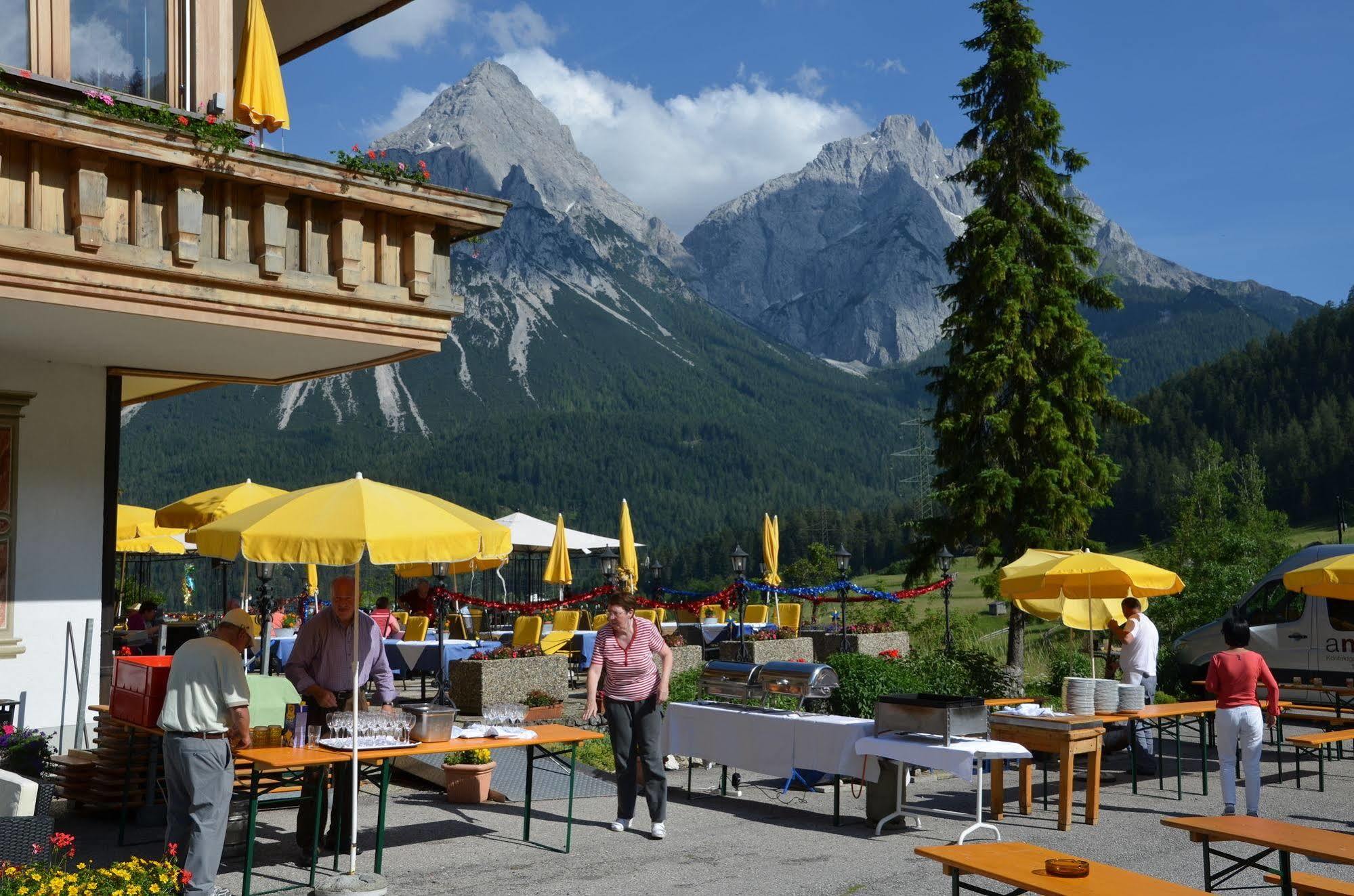 Sporthotel Zugspitze Lermoos Ngoại thất bức ảnh
