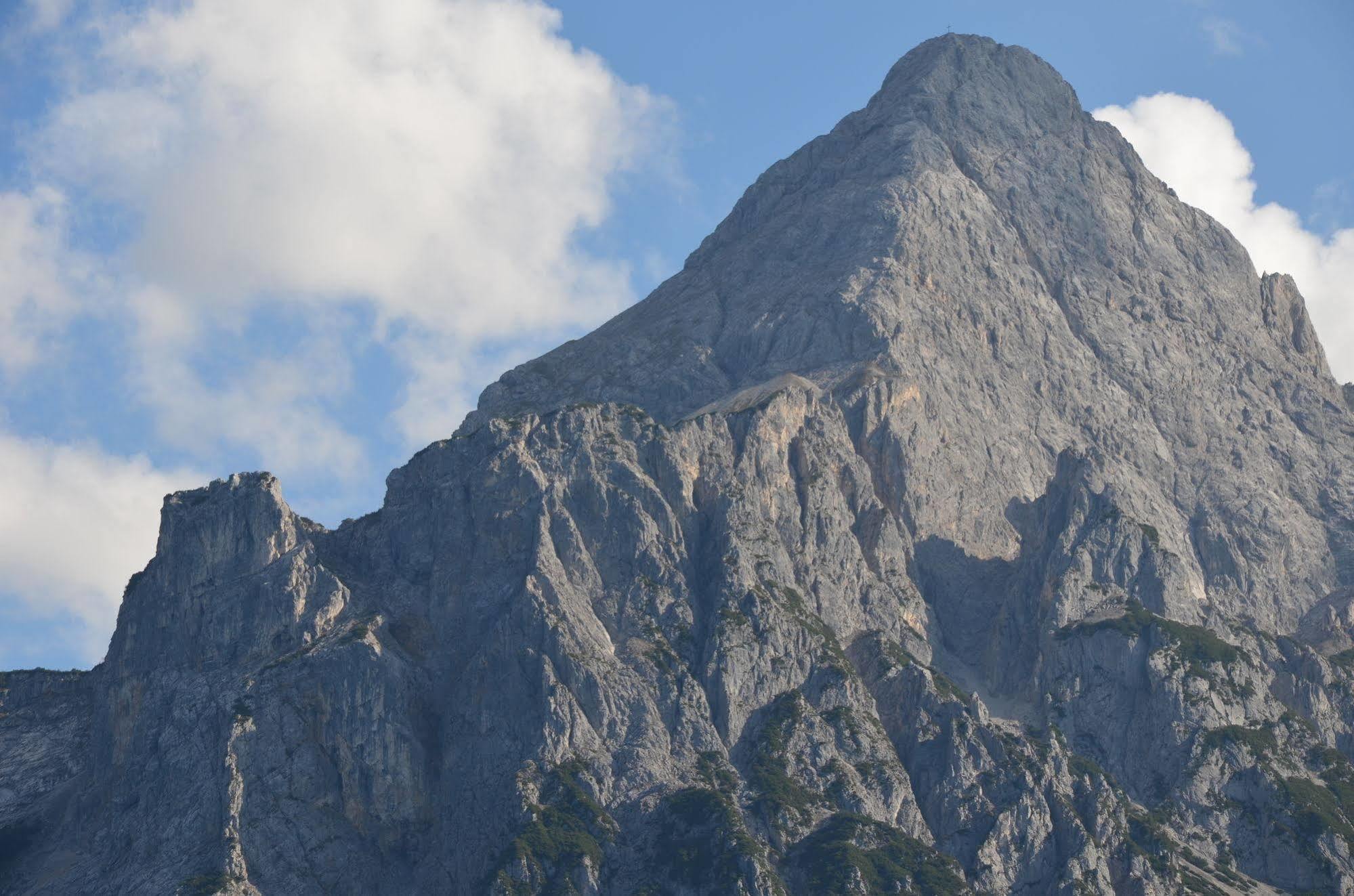 Sporthotel Zugspitze Lermoos Ngoại thất bức ảnh